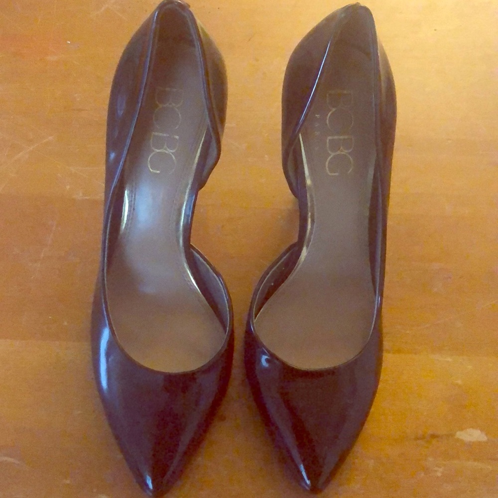 BCBG Black Pumps